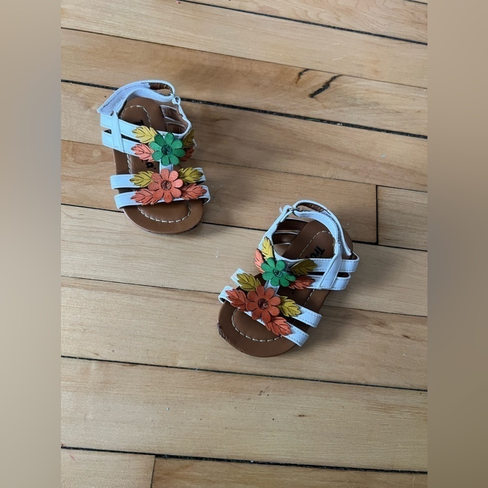 Tropicana floral‎ leather indant sandals